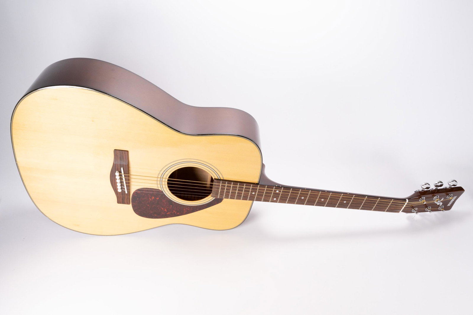 Yamaha F325 Acoustic Folk Guitar w/Case (1 of 6)