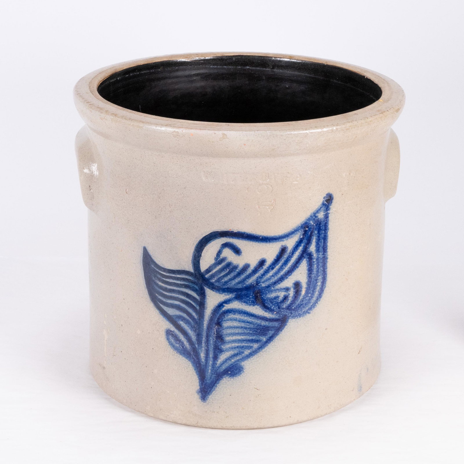 Whites-Utica 2 Gal Blue Decorated Stoneware Crock (1 of 4)