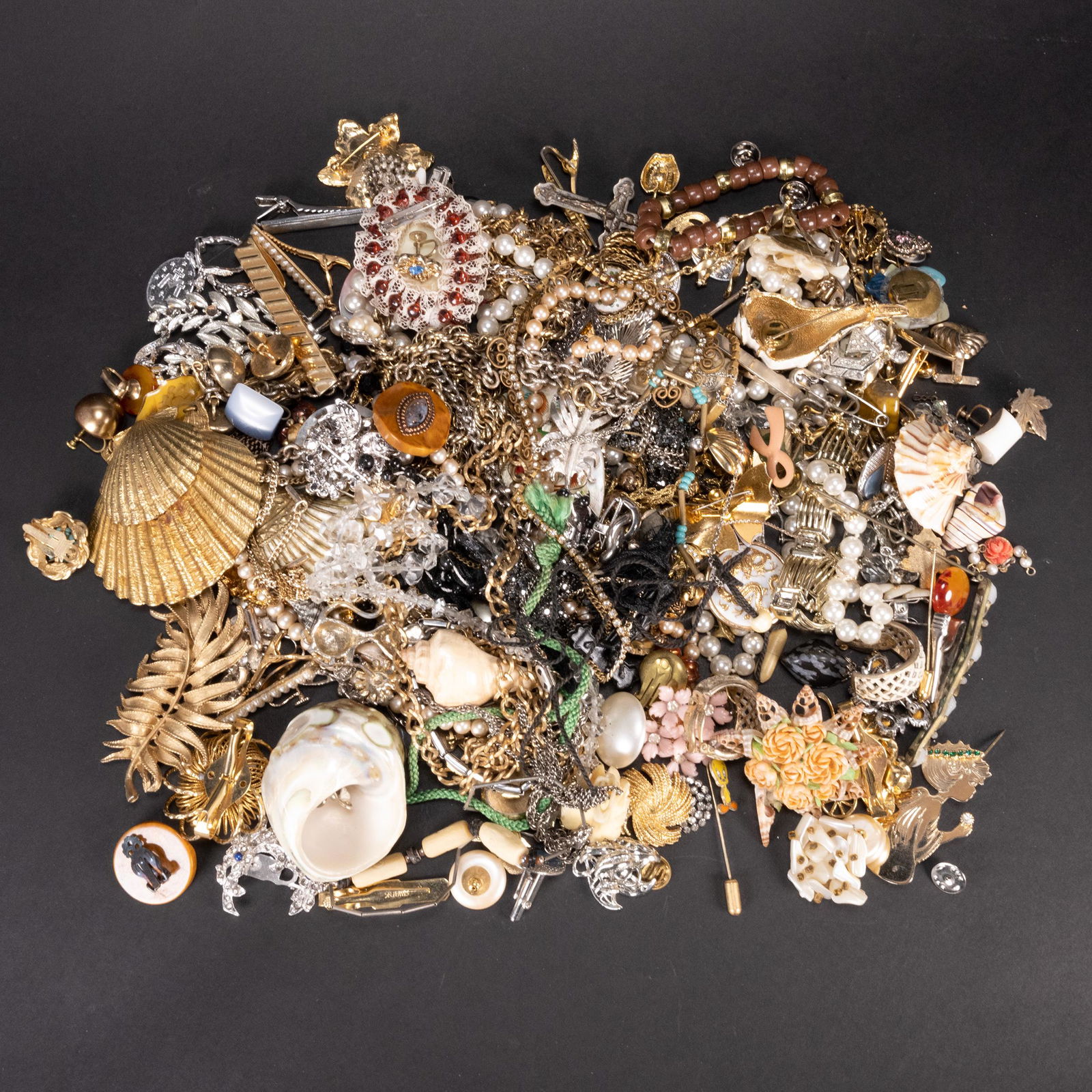 Costume Jewelry Large Lot Bracelets Necklaces (1 of 2)