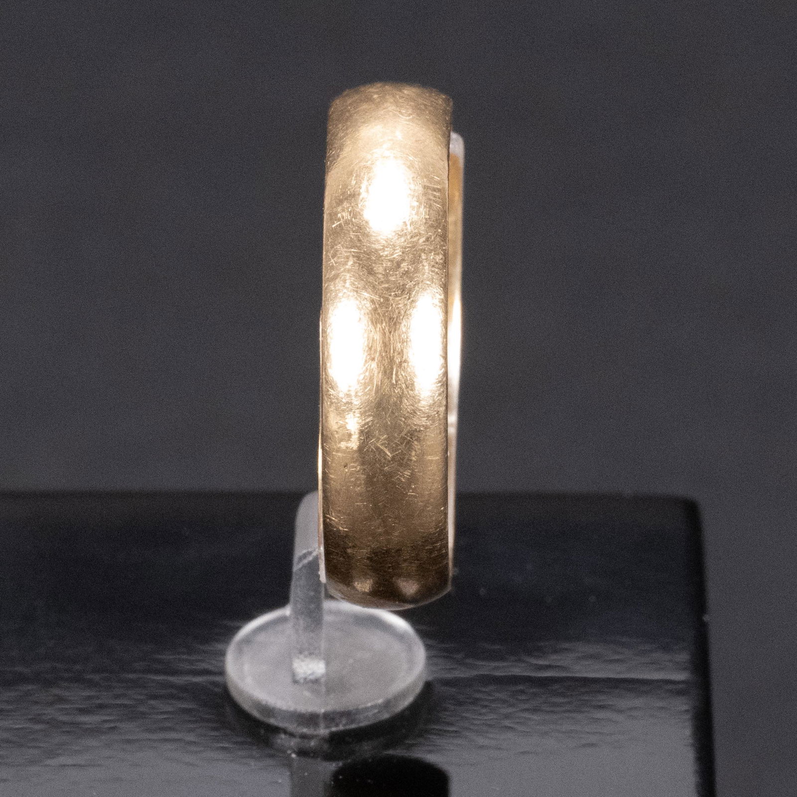 14k Gold Ring Wedding Band Round (1 of 3)