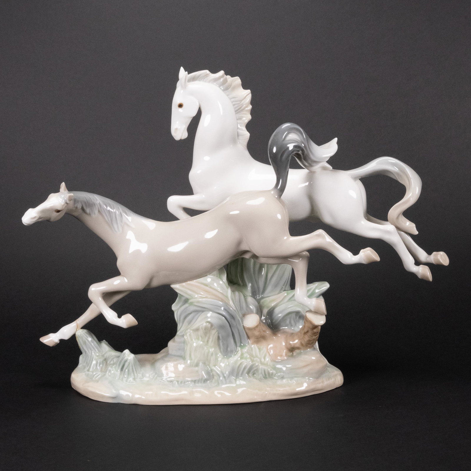 Lladro Horses Galloping 4655 Porcelain (1 of 2)