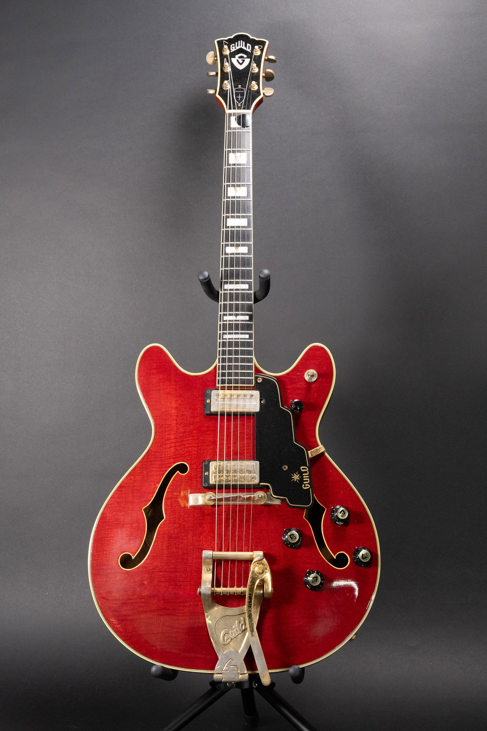 1967 Guild Starfire VI Electric Guitar w/ Case: 1967 Guild Starfire VI Cherry Semi-Hollow Body Electric Guitar with Hard Shell Travel Case #DB208 Stock Red Wine Factory Finish Mother of Pearl Inlay Six String 41" L Few Minor Dings in Overall Good C