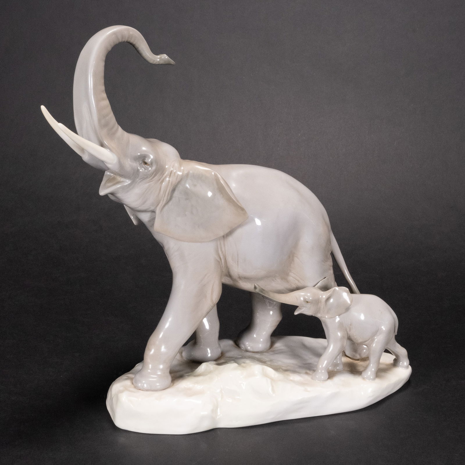 Lladro "Two Elephants" Porcelain Figurine #1151 (1 of 5)