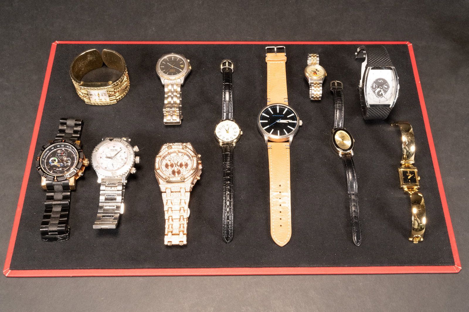 Wristwatch Lot Seiko Daniel Steiger Diamond Sub Citizen: Wrist Watch Lot Seiko Daniel Steiger Citizen Diamond Sub Dolce & Gabbana Vivani etc Out of a New York City Estate