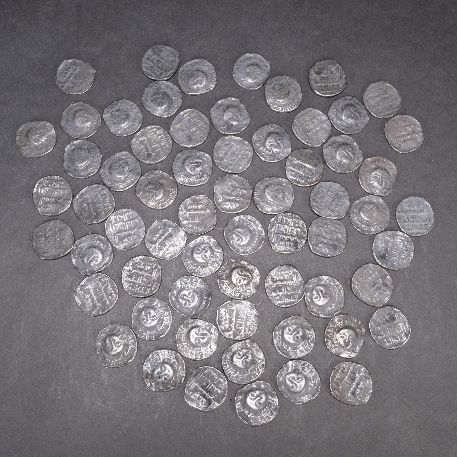 63 Islamic Coins Dirham Zengids Of Mosul Saif Al-Din Ghazi II (AD 1170-1180): 63 Islamic Coin Collection Group Lot Dirham Zengids Of Mosul Saif Al-Din Ghazi II ( AD 1170 - 1180 ) With Deep Brown Patina Bust With Islamic Inscriptions Around And Islamic Inscriptions On Reverse Ap