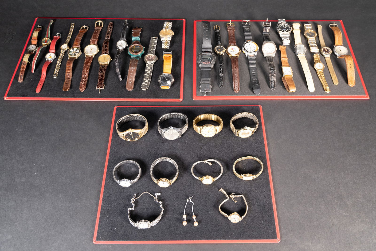 Collection Of Watches Over 40: Collection of Watches More than 40+ Assorted Collection of watches Containing Over 40 Watches and Parts of Various Brands Models Conditions Lot May Contain Watches From Companies Such As Timex Seiko R