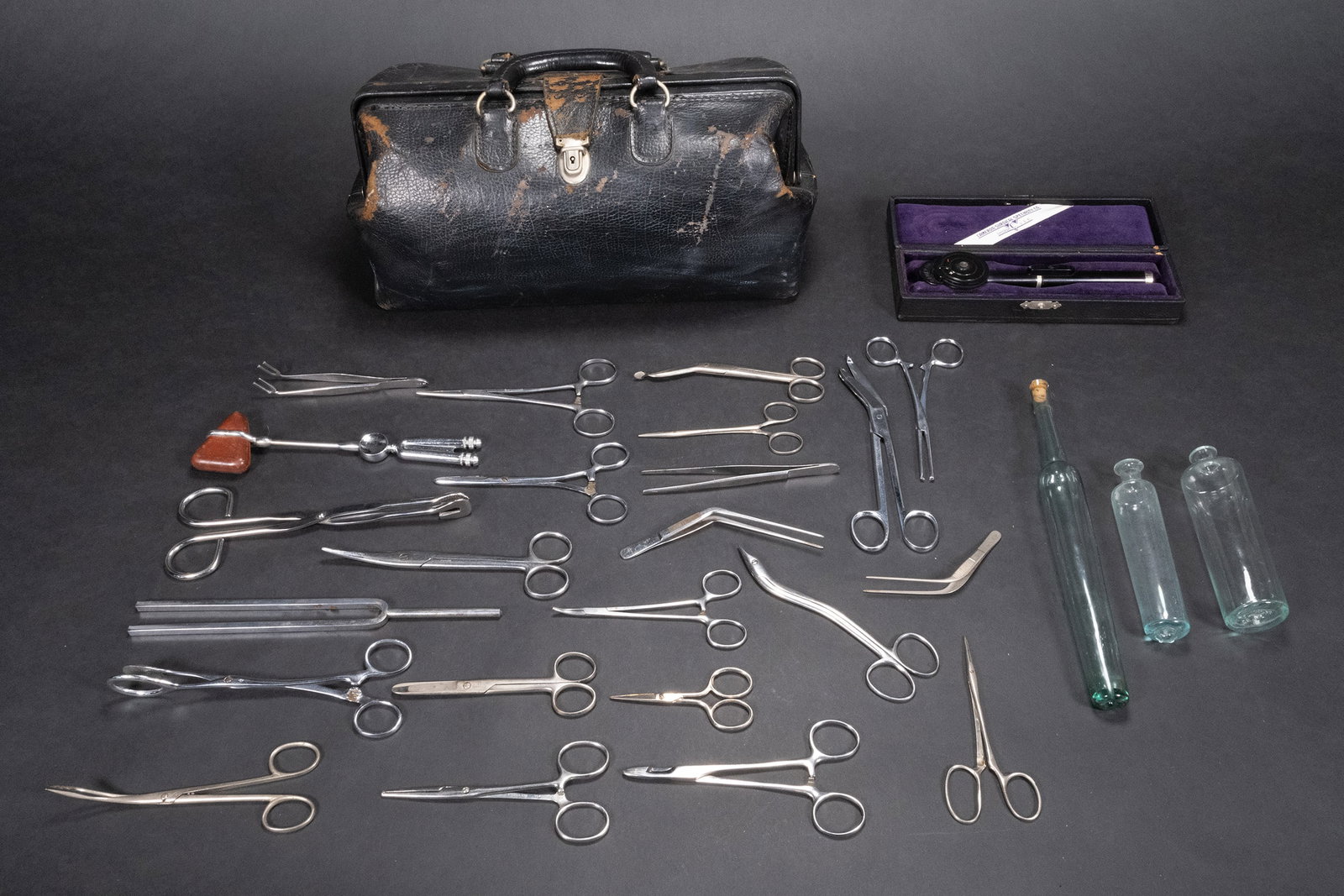 Vintage Doctors Bag With Large Lot of Medical Instruments: Vintage Doctors Leather Bag With A Large Lot of Medical Instruments Tools Vintage Cameron Surgical Loup Krupp V2A 5.5" Retractors Rostfrei 204 6" Retractors Unbranded 6" & 8" Bandage Scissors Guxson G