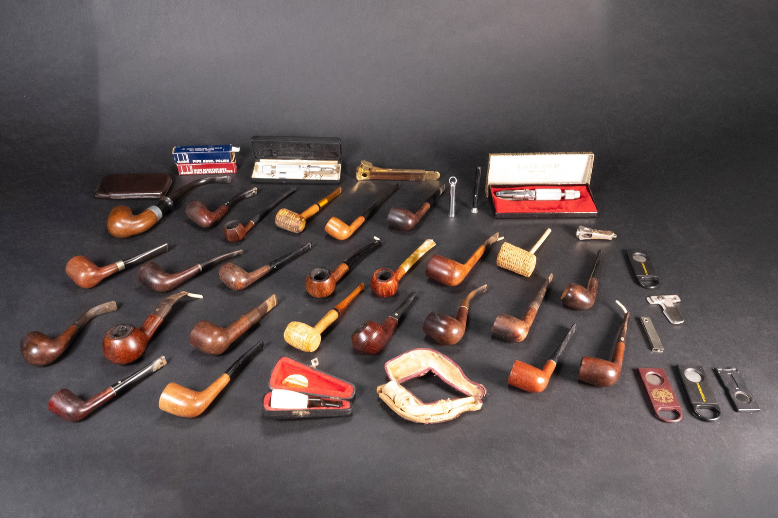 Tobacco Smoking Lot of 27 Pipes Accessories Weber etc: Tobacco Smoking Pipe Grouping Lot Of 27 Pipes and Accessories Ben Wade Bursburry Savinelli-Flammata 2 Imported Briars CC Pipe Jobey Prince Kaywoodie, WDC Demuth Corncob Tropical Palms Wellington Sir J