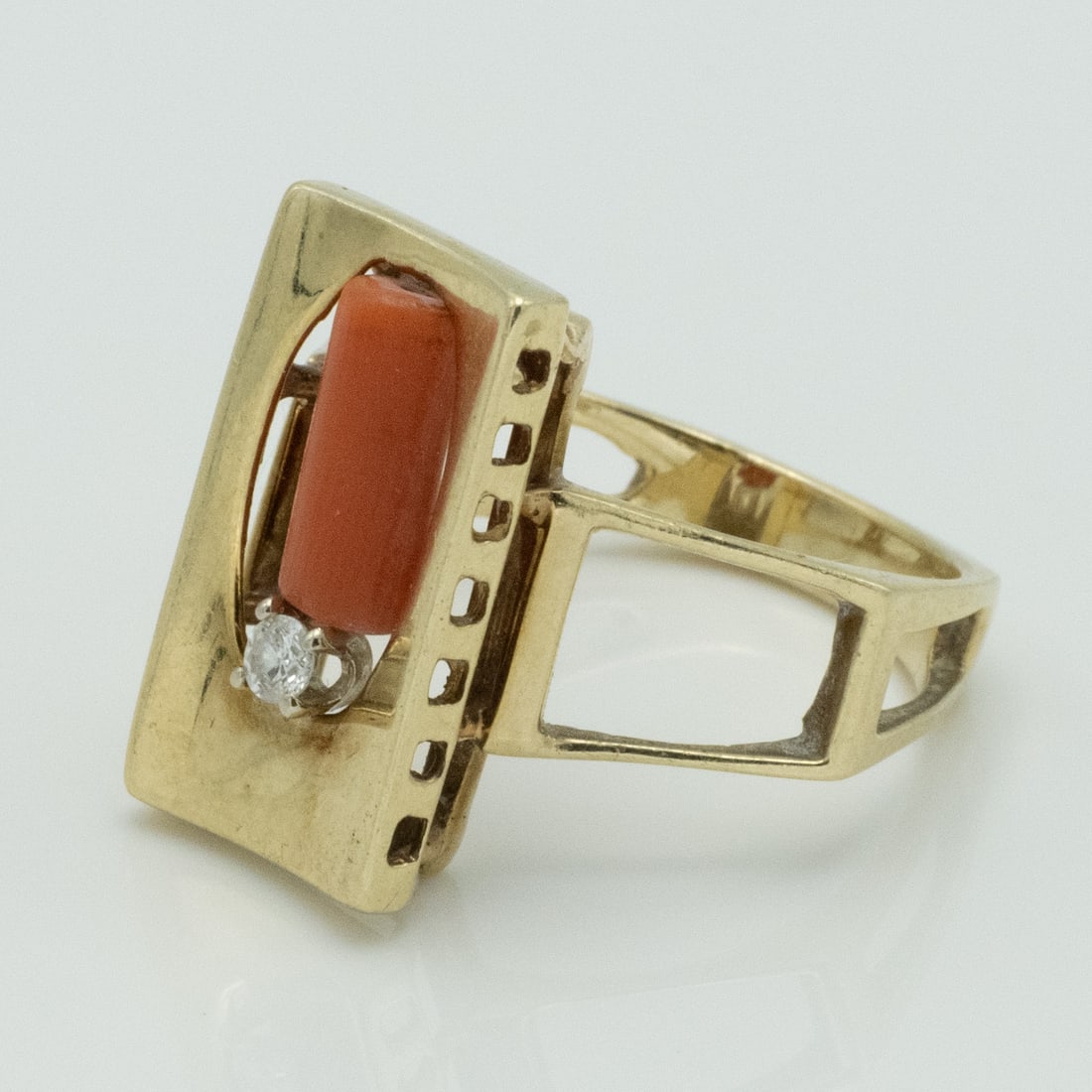 14k Gold Red Coral & Diamond Ring (1 of 5)
