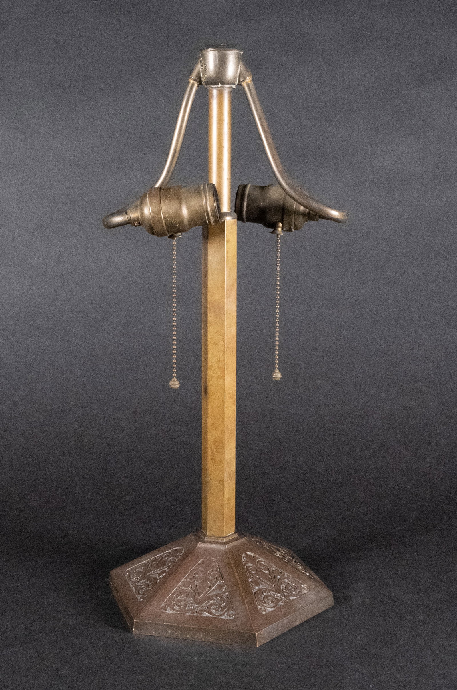 Zodiac Pattern Bradley & Hubbard Table Lamp (1 of 7)