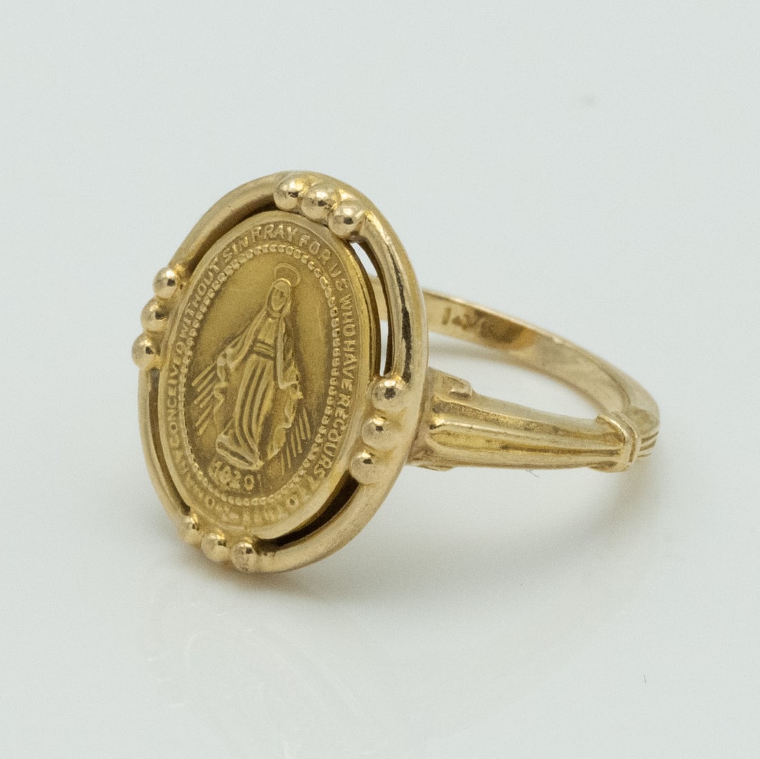 18k Gold Holy Mary Ring (1 of 4)