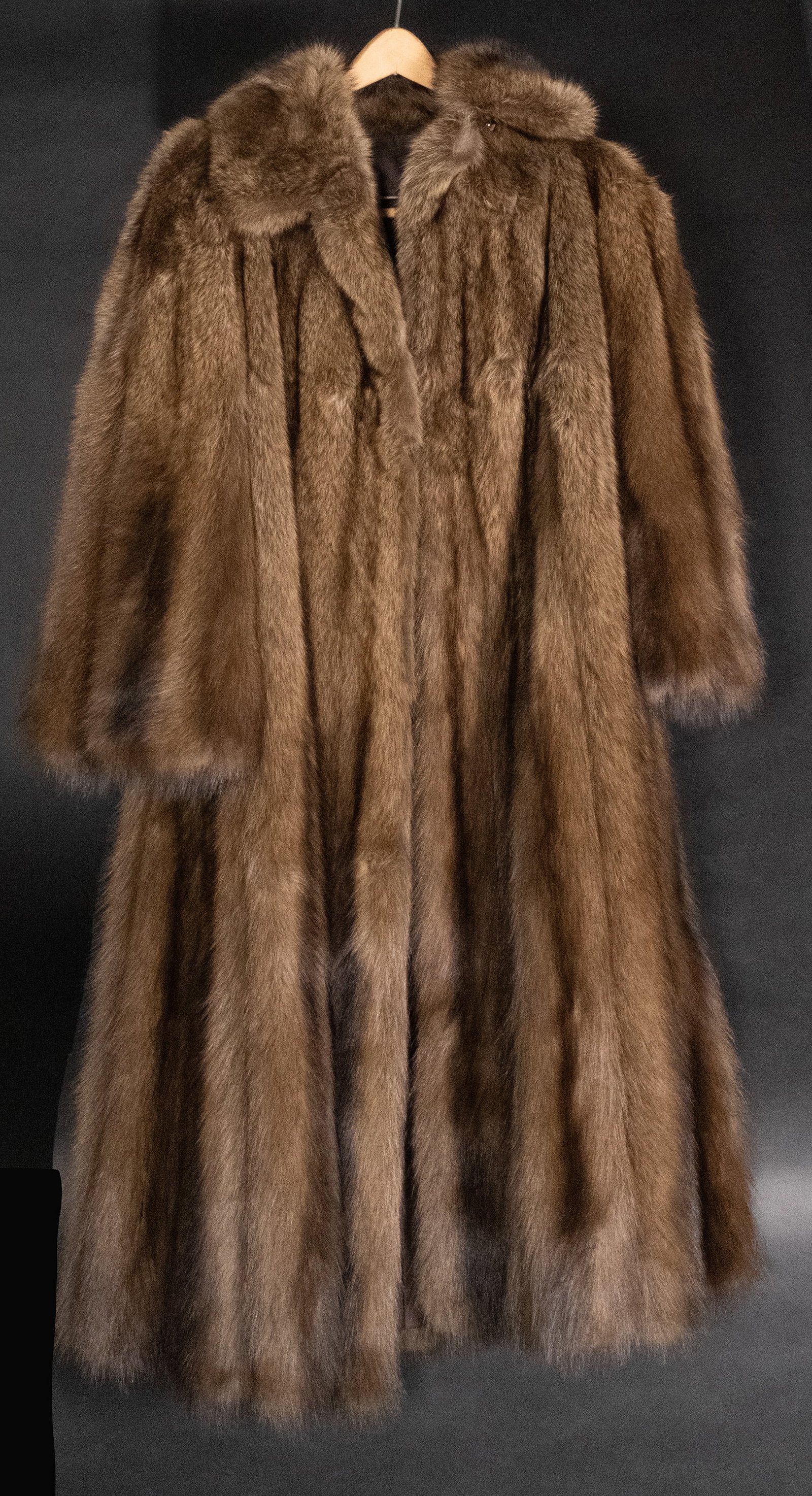 Unbranded Beaver Fur Full Length Coat (1 of 5)