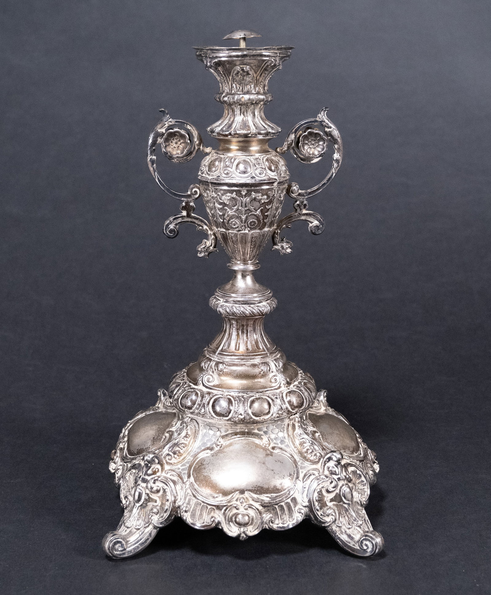 800 Silver Candlestick Baroque Shape On four Rolled Acanthus Feet (1 of 8)