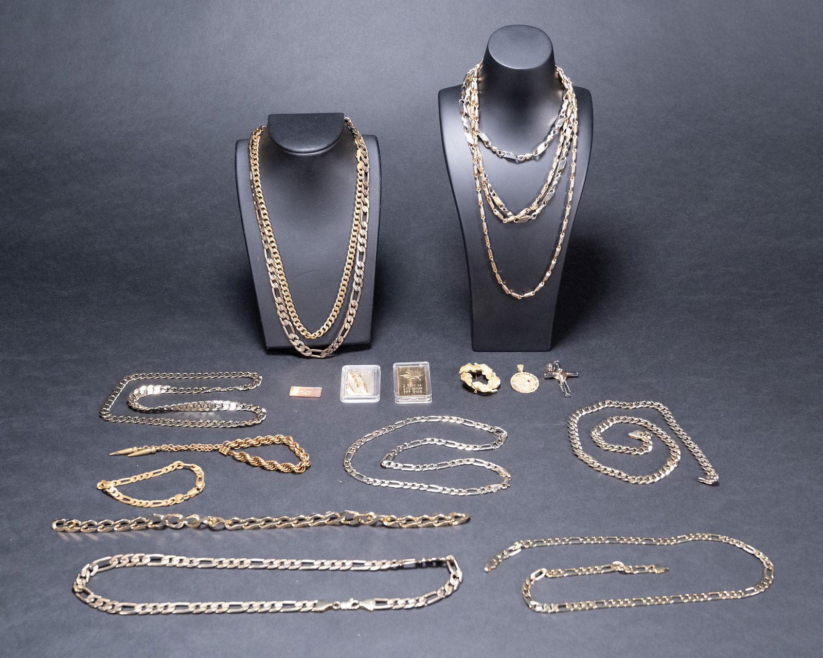 Costume Jewelry Lot Chain Bracelet Pendant etc (1 of 16)