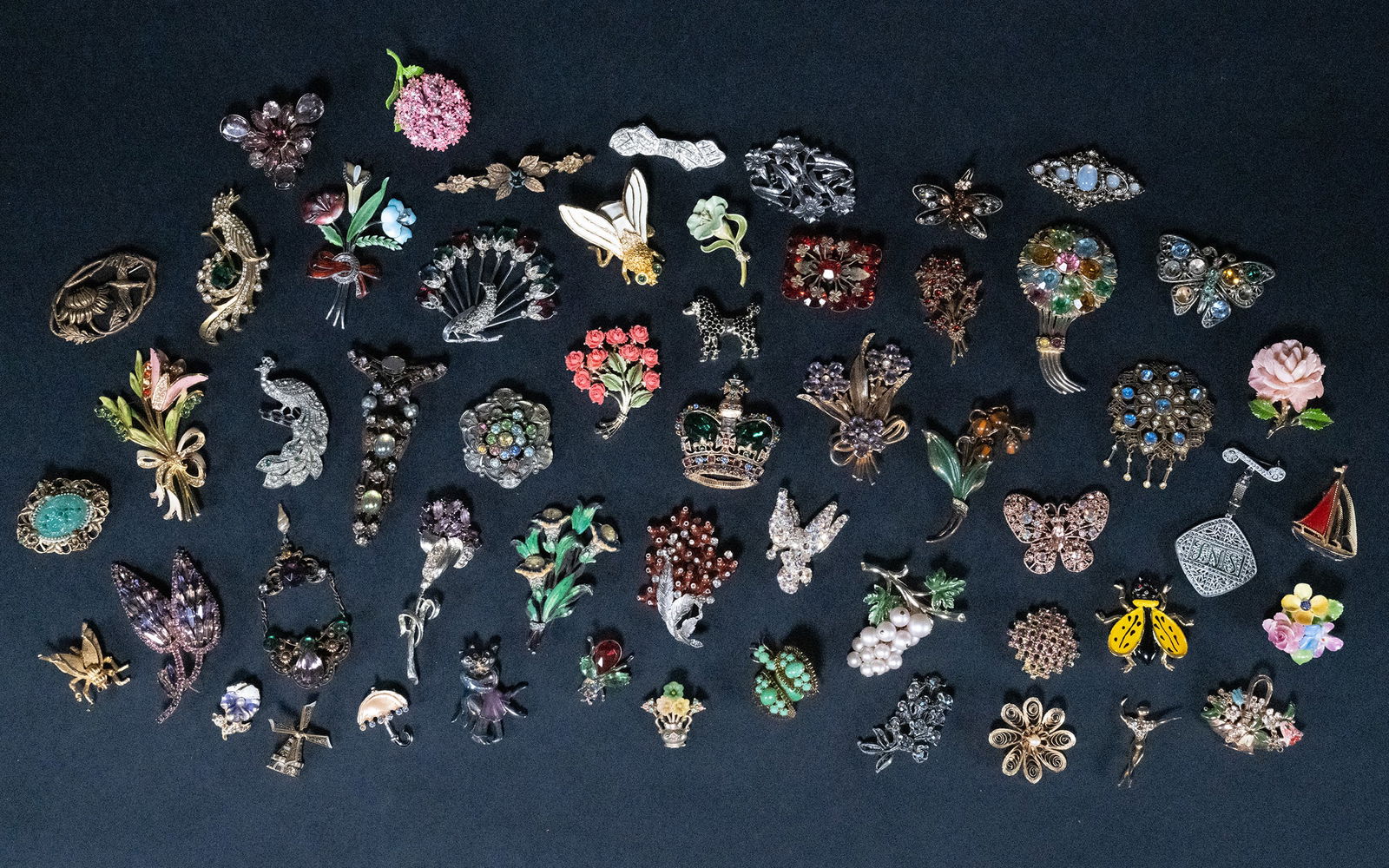 Vintage Costume Jewelry Brooch Collection  Signed Over 50 Items (1 of 8)