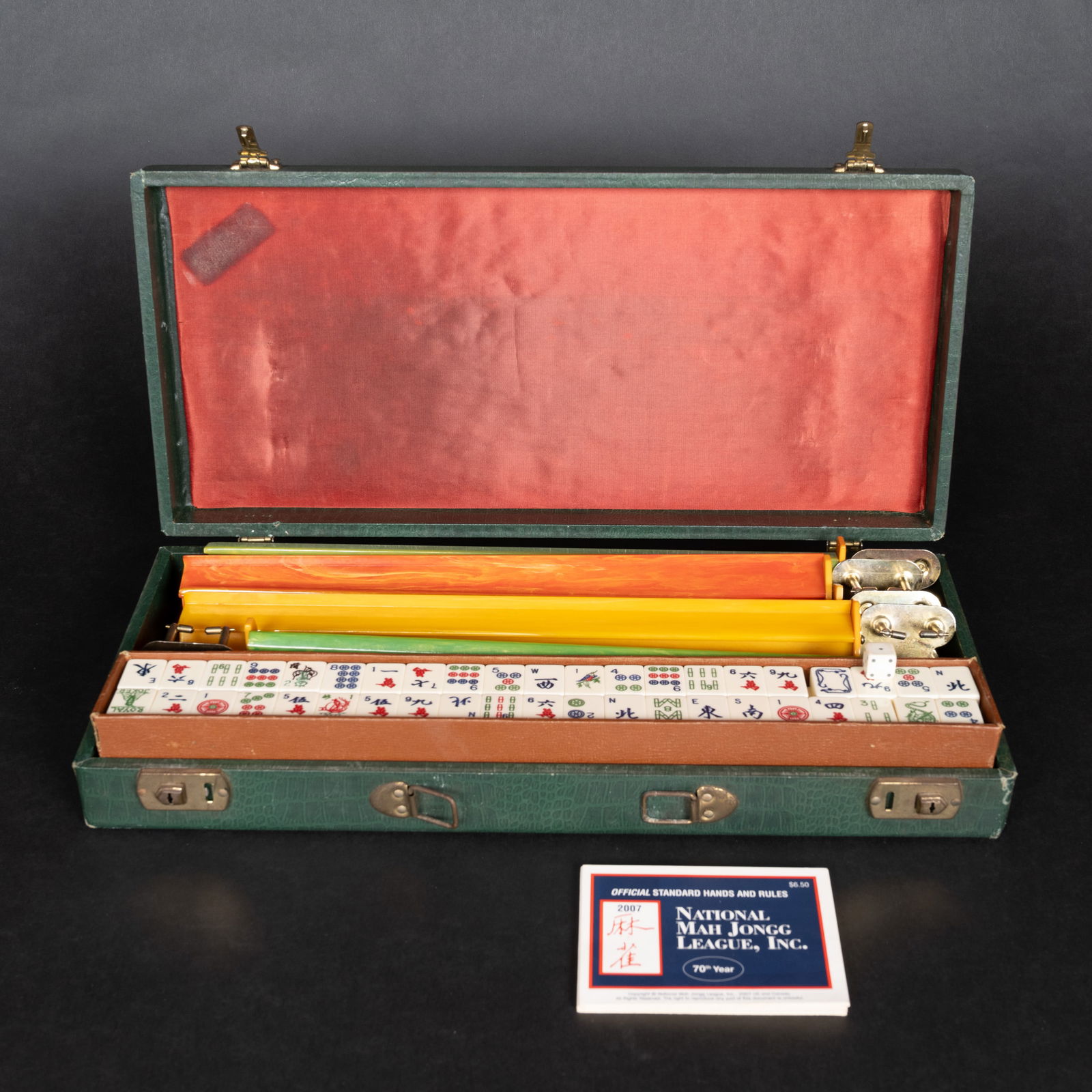 Chinese Mah Jong Set of 152 White Bakelite Tiles (1 of 10)