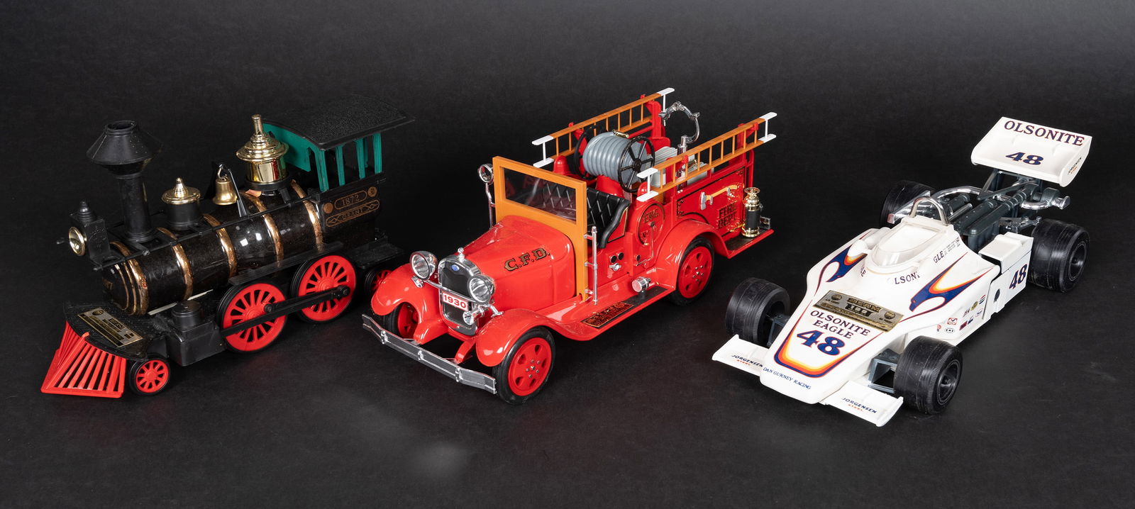 Jim Beam Sealed Decanter Collection Race Car Fire Truck Train Locomotive (1 of 18)