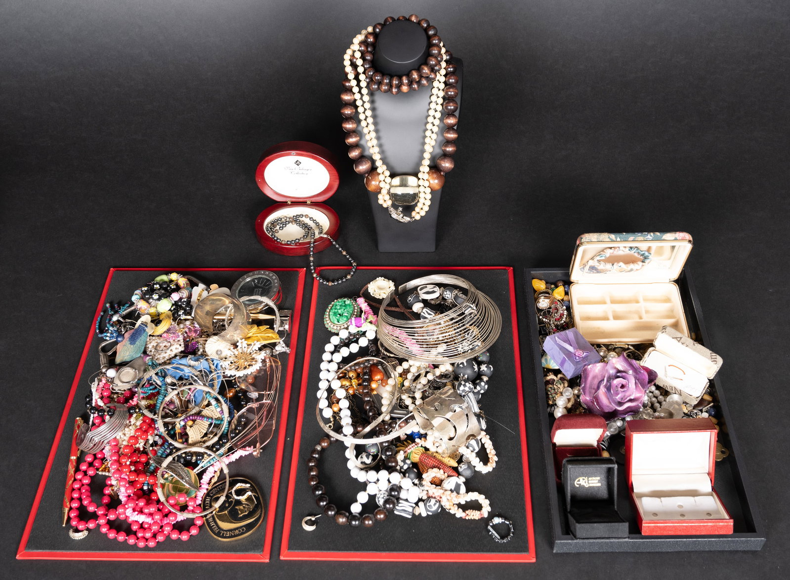 Large Unsearched Costume Jewelry Lot: Large Costume Jewelry Unsearched Lot May Comprising Necklaces Bracelets Rings Pins Brooches Earrings and More Some Items May Need Repair While Some Will Not We Cannot Answer Questions Pertaining to a 