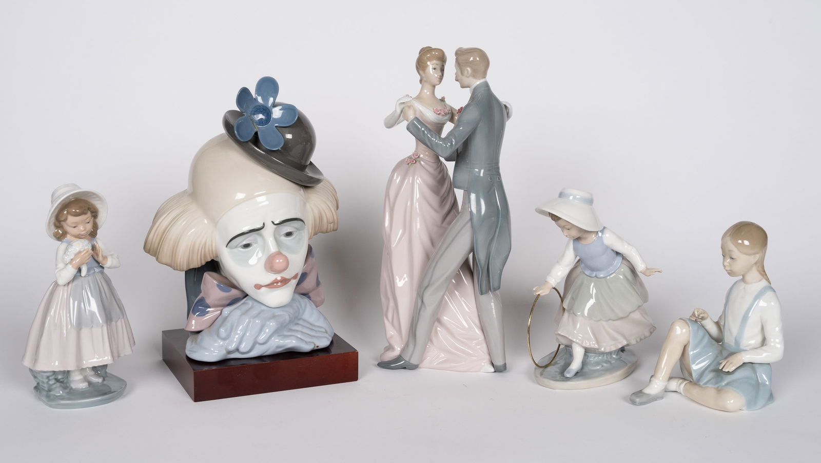 Lladro Porcelain Figurine Grouping (1 of 18)