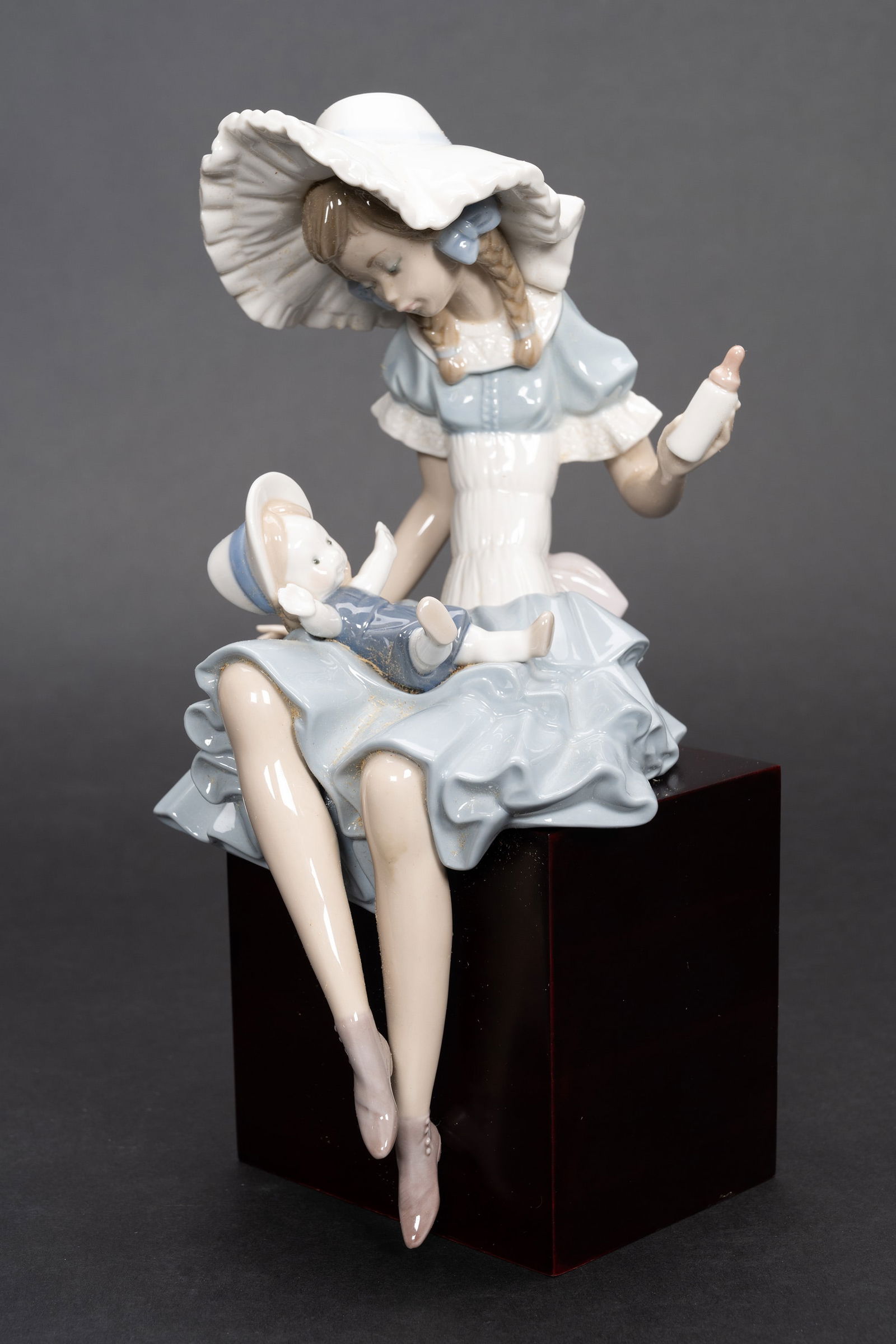 Lladro Porcelain Figure "Cathy & Her Doll" #1380 (1 of 5)
