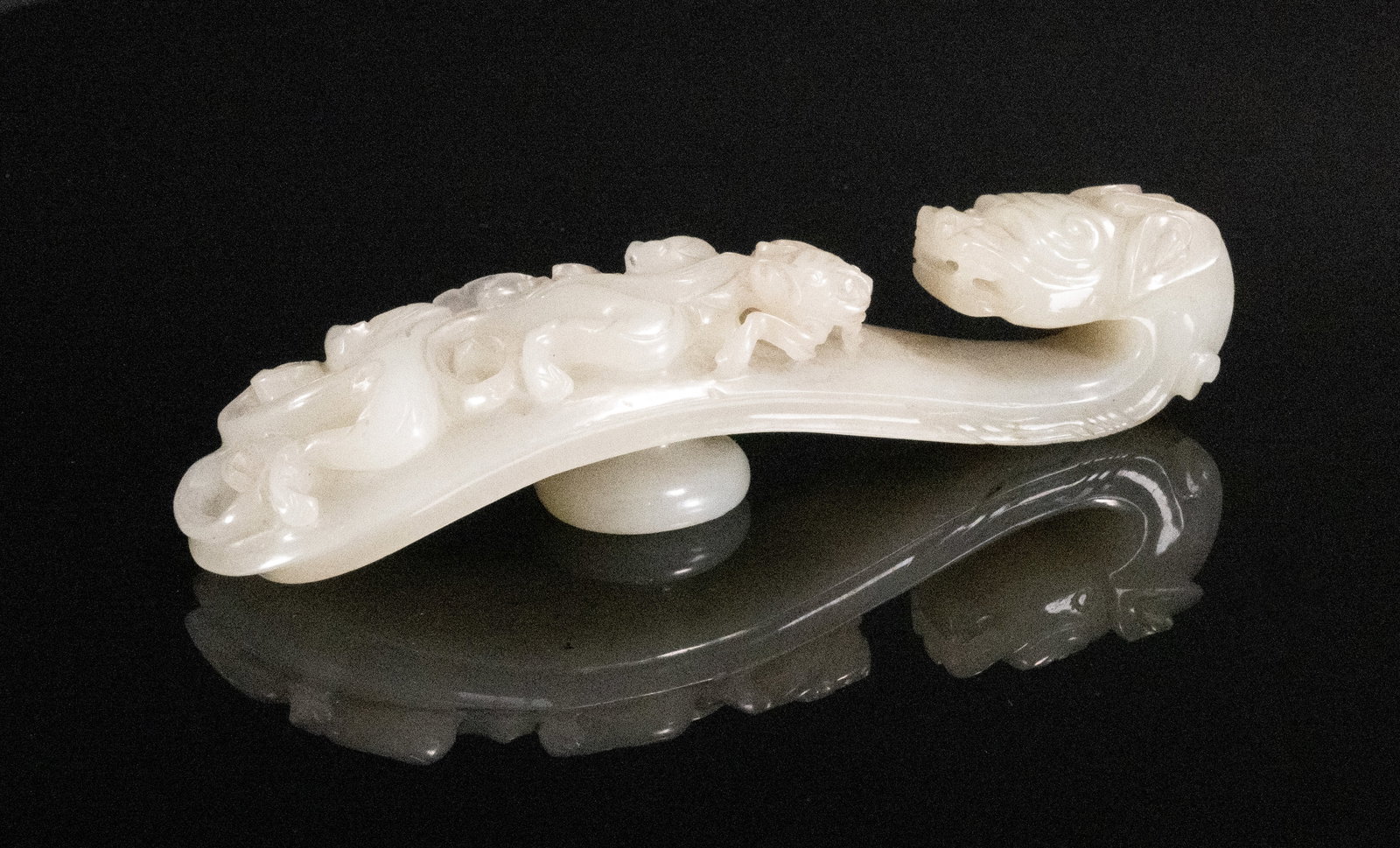 Chinese Qing Dynasty Jade Belt Buckle Hook (1 of 10)