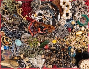 Unsearched Costume Jewelry Lot