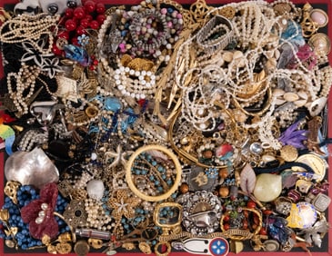 Unsearched Costume Jewelry Lot
