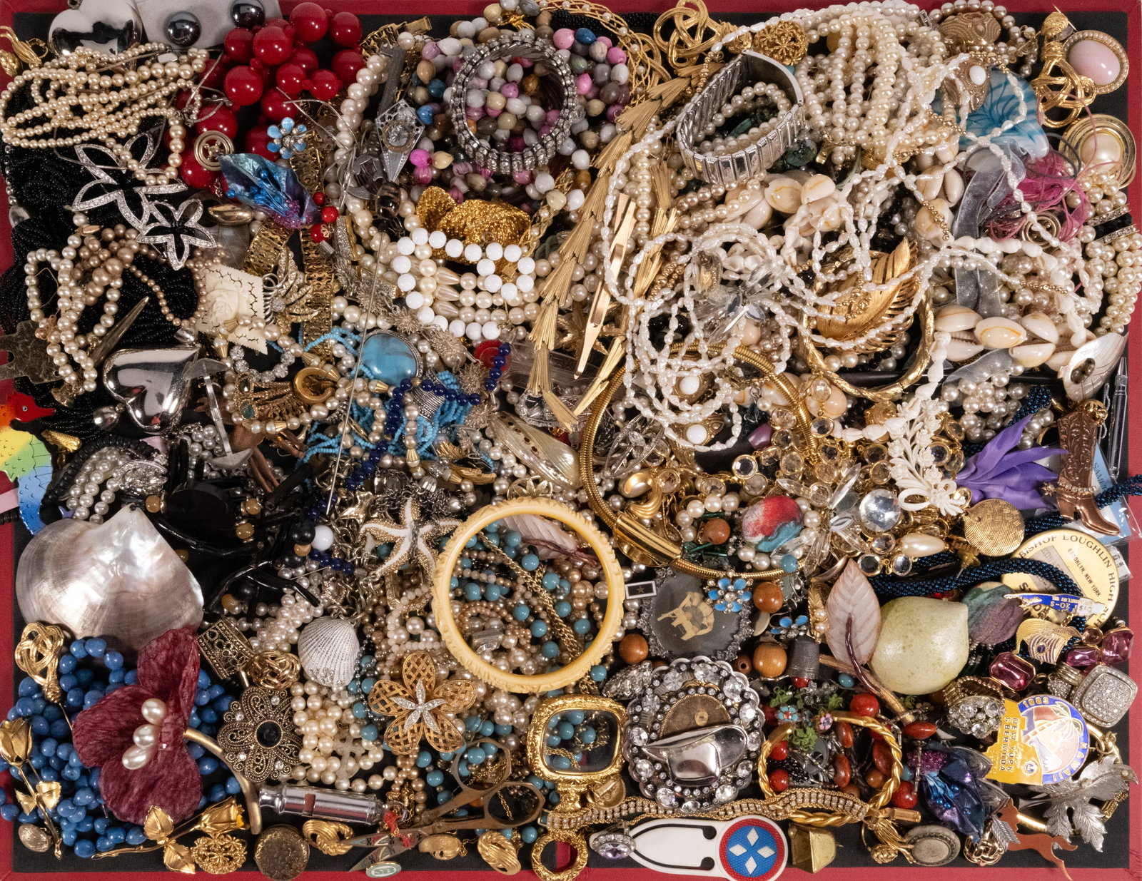 Unsearched Costume Jewelry Lot: Large Costume Jewelry Unsearched Lot May Comprising Necklaces Bracelets Bangles Rings Pins Brooches Earrings Cufflinks etc Some Items May Need Repair While Some Will Not We Cannot Answer Questions Per