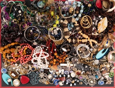 Unsearched Costume Jewelry Lot