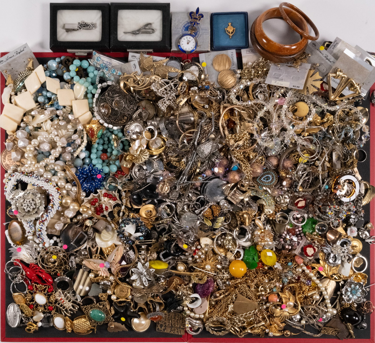 Unsearched Costume Jewelry Lot: Large Costume Jewelry Unsearched Lot May Comprising Necklaces Bracelets Bangles Rings Pins Brooches Earrings Cufflinks Women's Costume Belt's etc Some Items May Need Repair While Some Will Not We Cann