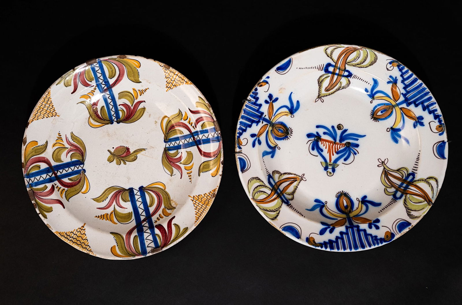 18th C Dutch Delft Faience Polychrome Charger Lot 2pc (1 of 4)