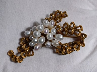 Jack Gutschneider 18K Gold & Pearl Brooch Signed