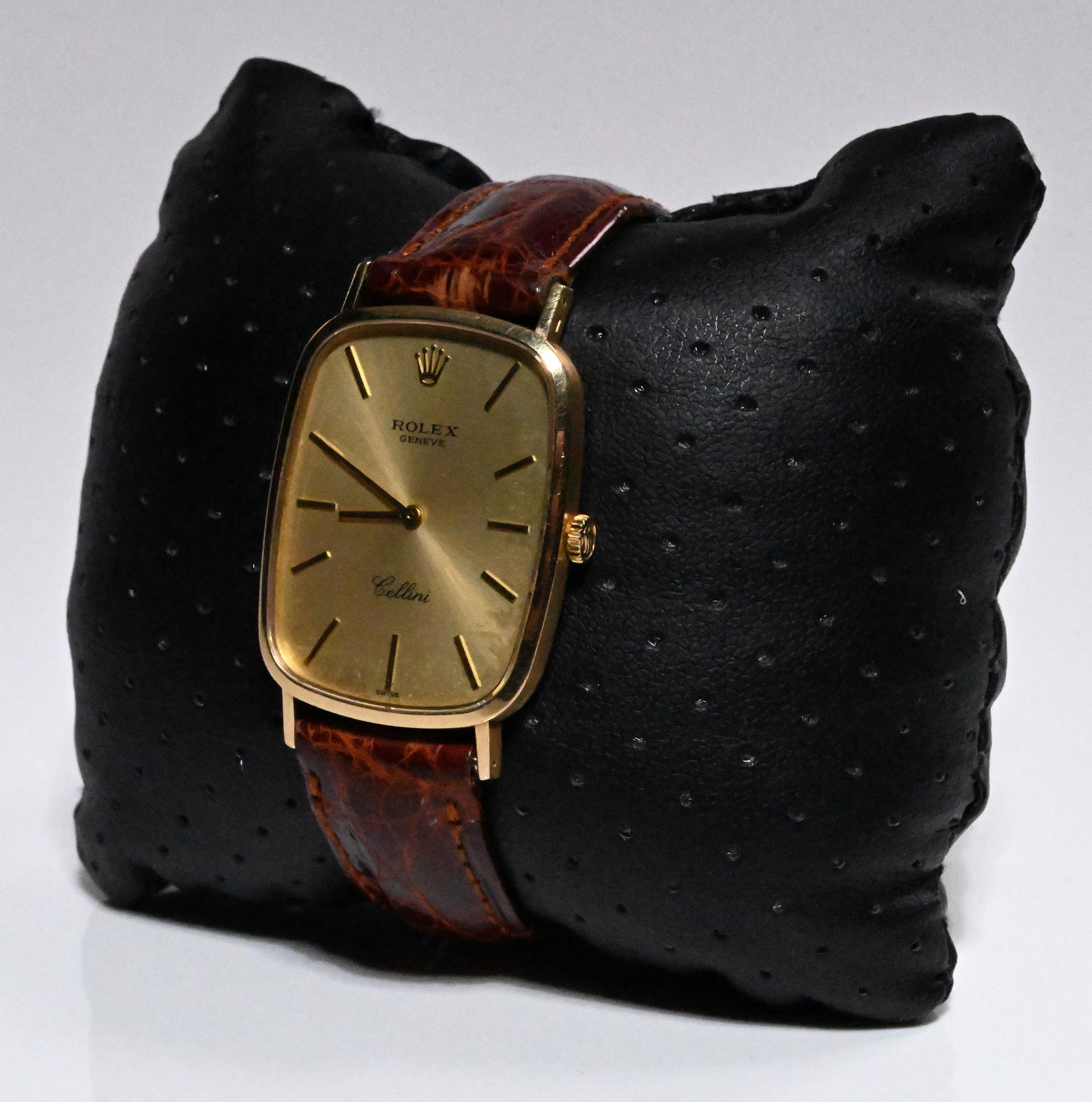 18K Gold Rolex Cellini Men's Wristwatch Cal 1601 (1 of 15)