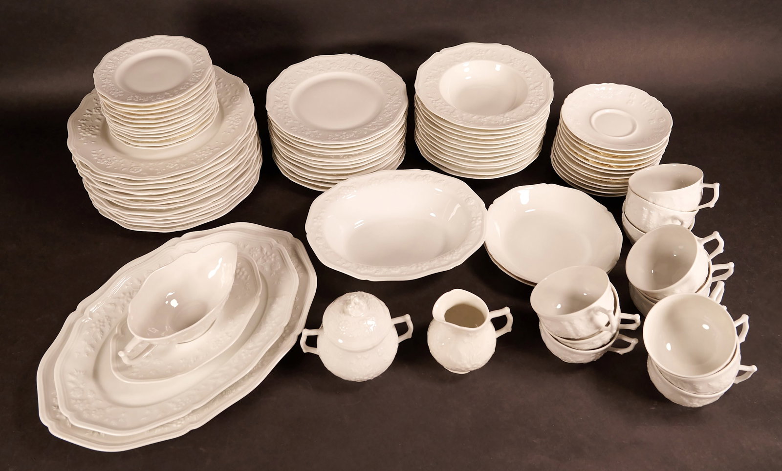Limoges French A Raynaurd Et Cie Large Dinnerware Set For 12 Hawthorne Collection By Ceralene 81pc (1 of 11)