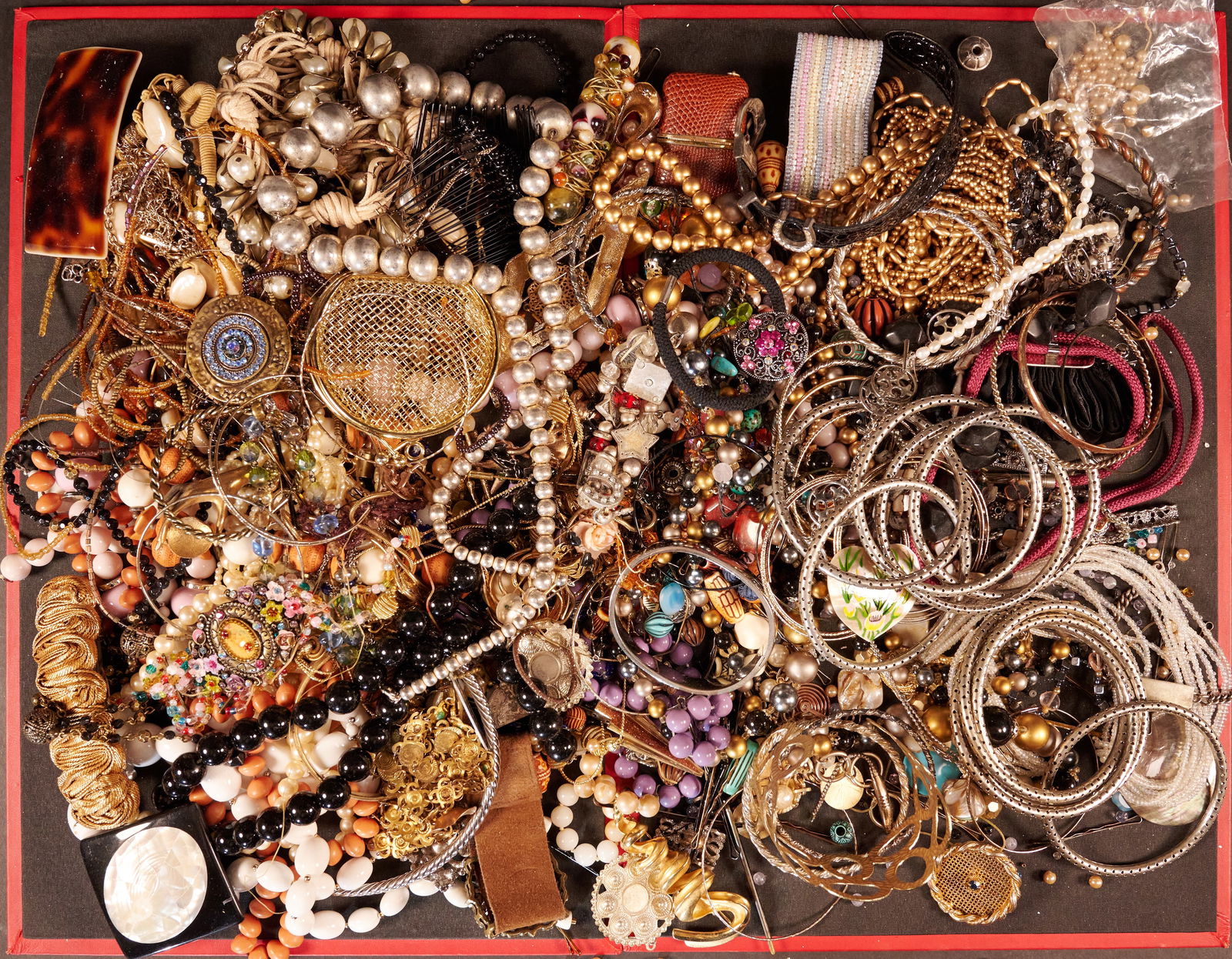 Unsearched Costume Jewelry Lot: Large Costume Jewelry Unsearched Lot May Comprising Necklaces Bracelets Bangles Rings Pins Brooches Earrings Cufflinks Women's Costume Belt's etc Some Items May Need Repair While Some Will Not We Cann
