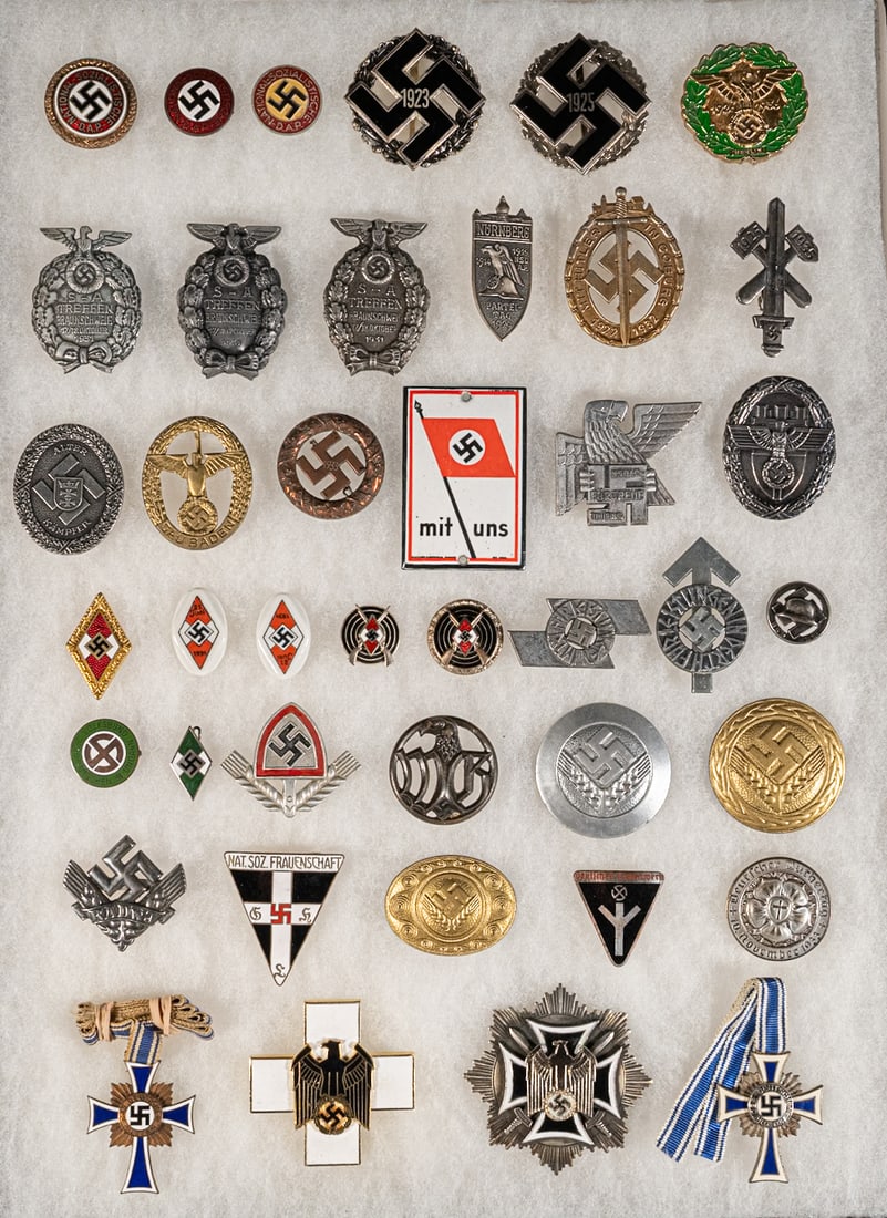 WWII German Medal Order Collection Group Lot: WWII German Medal Order Badge Collection Grouping Lot Mutterehrenkreuz Bronze Mothers Cross Social Wellfare Decoration Third Reich Nazi Deutscher Luthertag November 1933 Badge Frauerwerk Badge M1/93 F