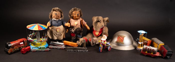Vintage Toy Collection Group Lot Steiff Marx Tin Trains etc