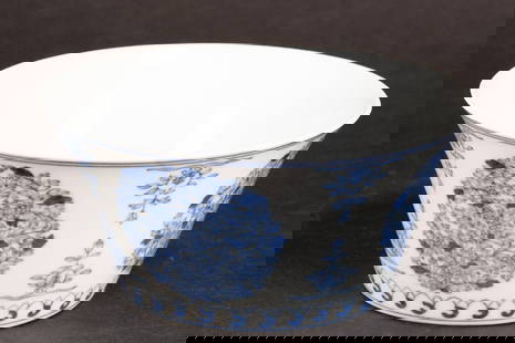 19th C Chinese Blue & White Porcelain Bowl Daoguang Mark: 19th Century Chinese Blue & White " Fruit Tree Medallion " Porcelain Bowl with Cobalt Blue Daoguang Period ( 1821 - 1850 ) Six Character Seal Mark to Underside Circular Form and Steep Flaring Sides De