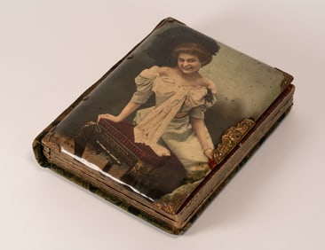 1899 Victorian Celluloid Photo Album With Cabinet Cards/Photos