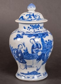 Chinese Qing Dynasty Porcelain Vase