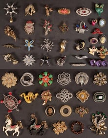 Vintage Costume Jewelry Brooch Collection Signed 50pc