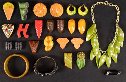 Vintage Bakelite Jewelry Collection 24Pcs