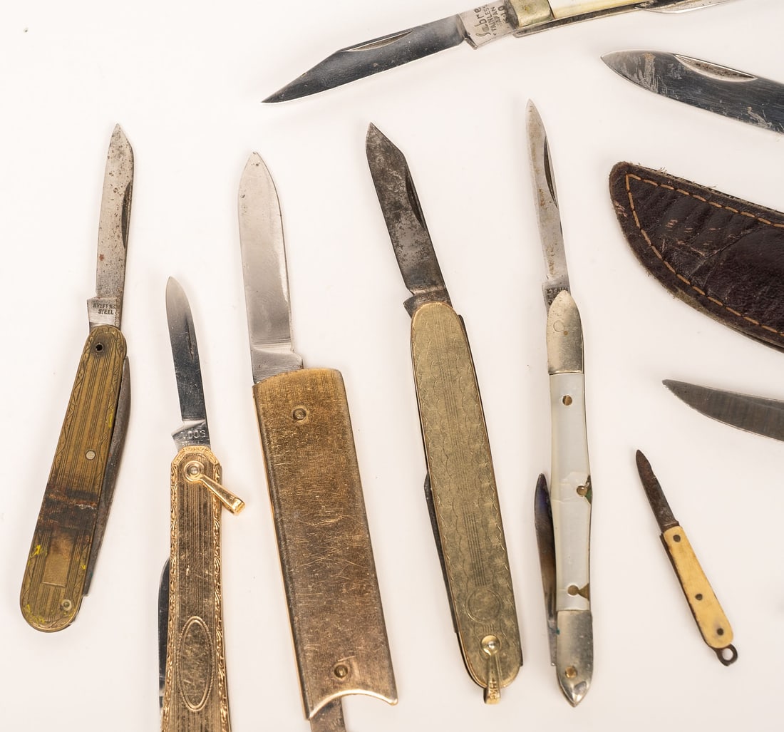 Miniature Pocket Knife Collection - 8