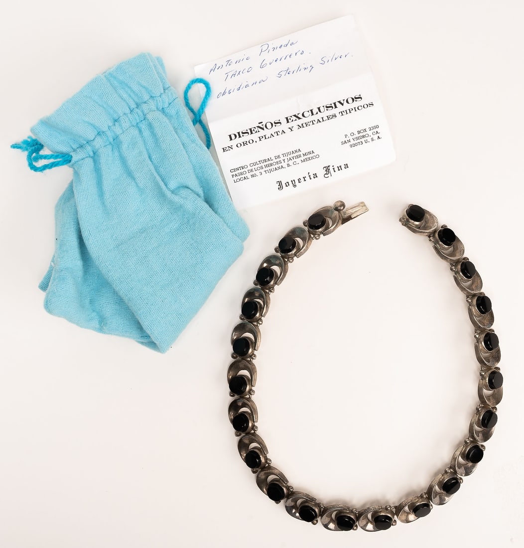 Antonio Pineda ( Mexico 1919-2009)Sterling Silver Obsidian Necklace: Antonio Pineda ( Mexican 1919 - 2009 ) Sterling Silver and Obsidian Necklace Circa Mid Century Modern Art Vintage Features High Quality Modernist Openwork Design with Splayed Crescent Moon Shaped 