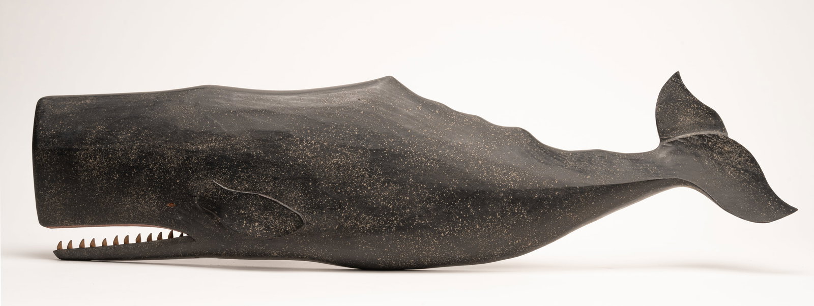 Clark G Voorhes Jr ( America 1911 - 1980 ) Carved Wood Sperm Whale: Clark G Voorhes Jr ( American Connecticut / Vermont 1911 - 1980 ) Carved Wooden Sperm Whale Wall Plaque Circa Mid Century Hand Carved Features a Sinuous Tool Marks that Follow the Contours of the Whal
