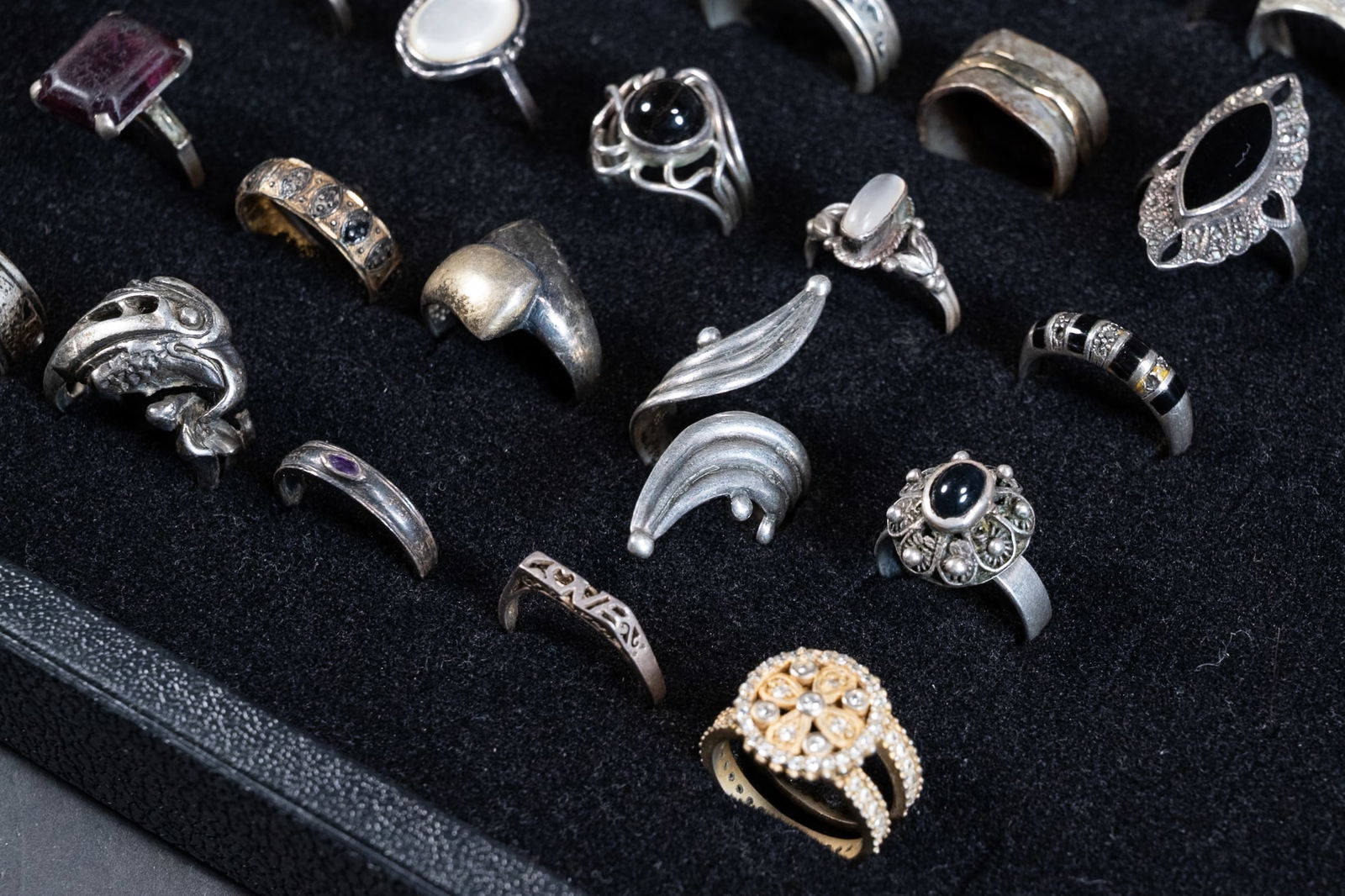 Large Vintage Sterling Silver Ring Collection - 5