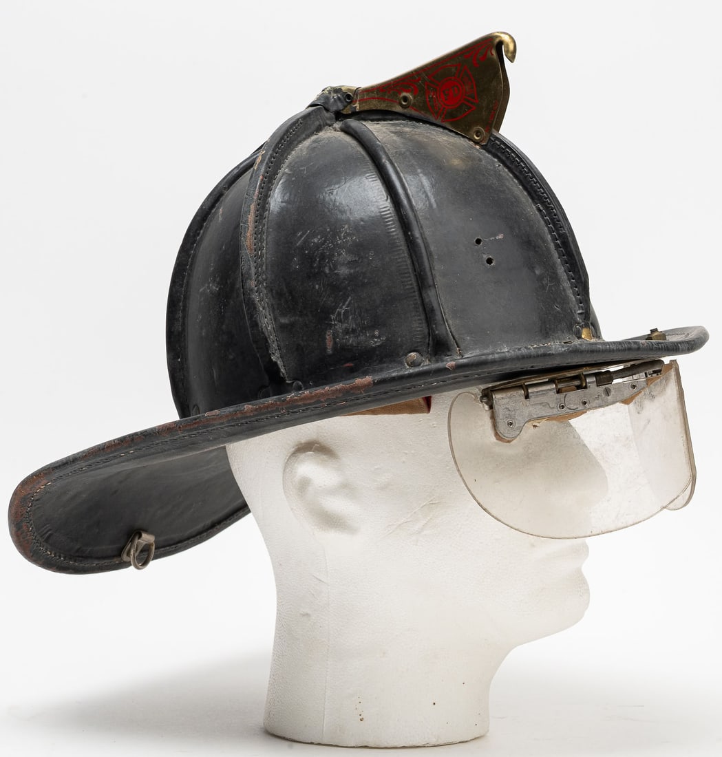 Cairns and Brother Leather Firefighter Helmet w/ Original Liner & Suspension (1 of 13)