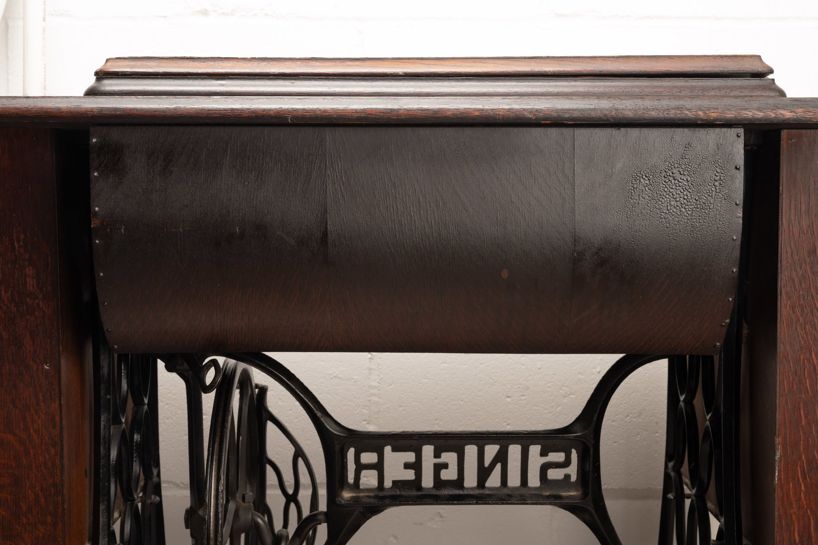 19th c. Singer Treadle Sewing Machine - 11