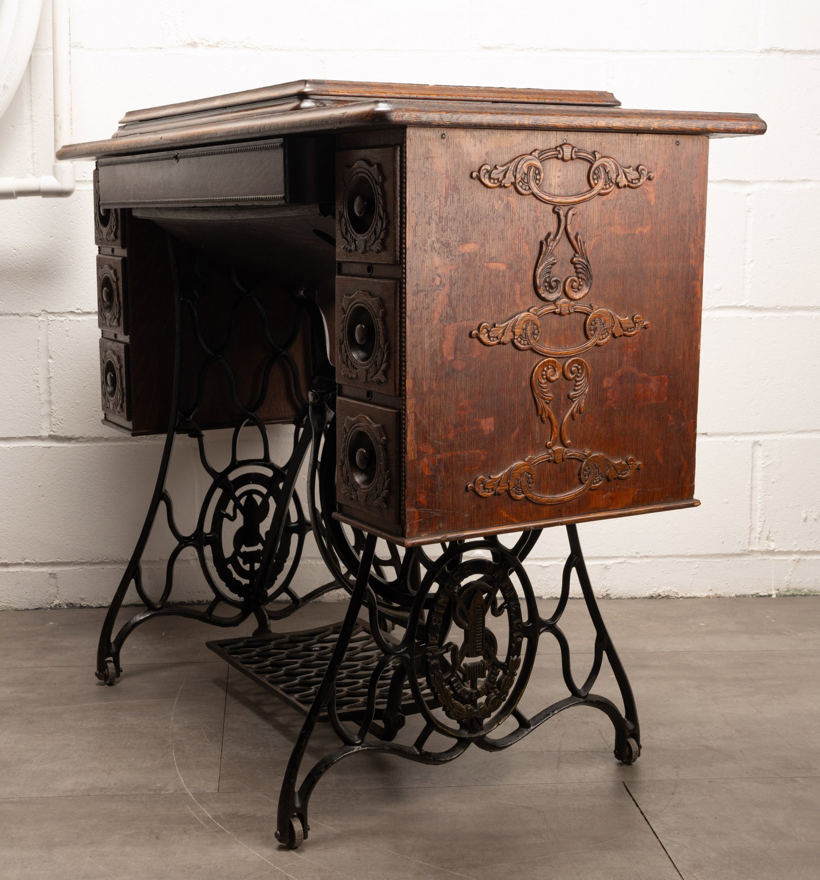 19th c. Singer Treadle Sewing Machine - 15