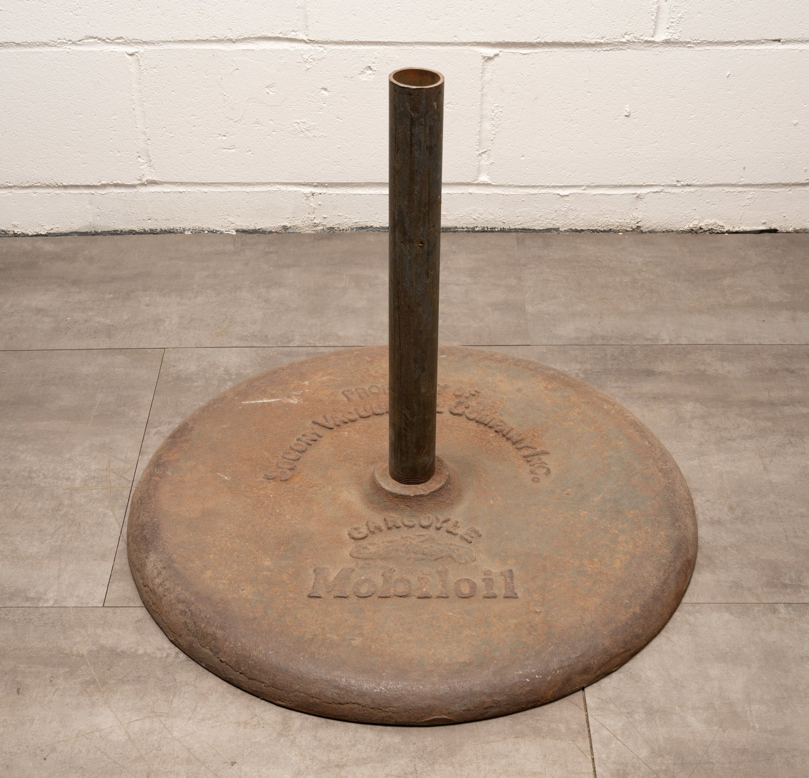 Mobil Oil Gargoyle Lollipop Cast Iron Sign Base (1 of 6)